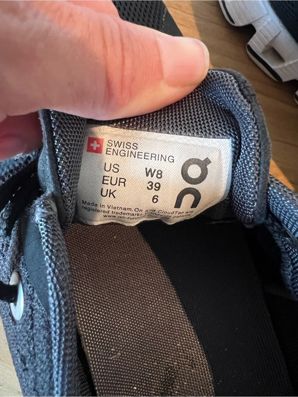 On Running lightweight breathable